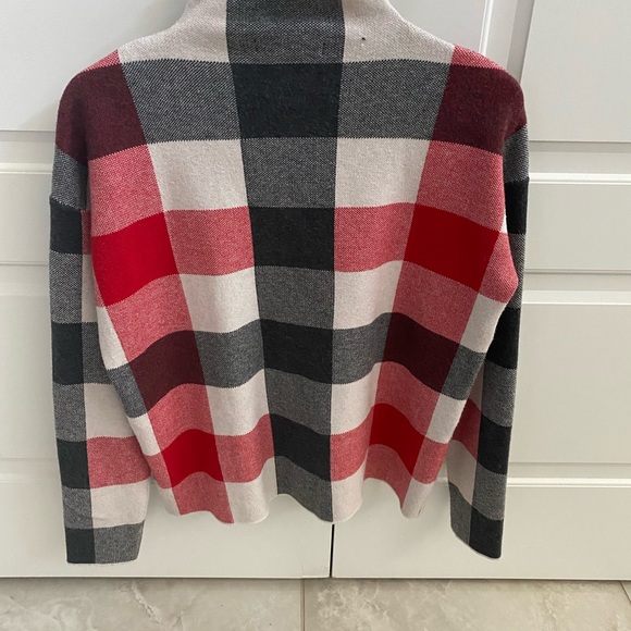 Tahari Sweater - Picture 2 of 2